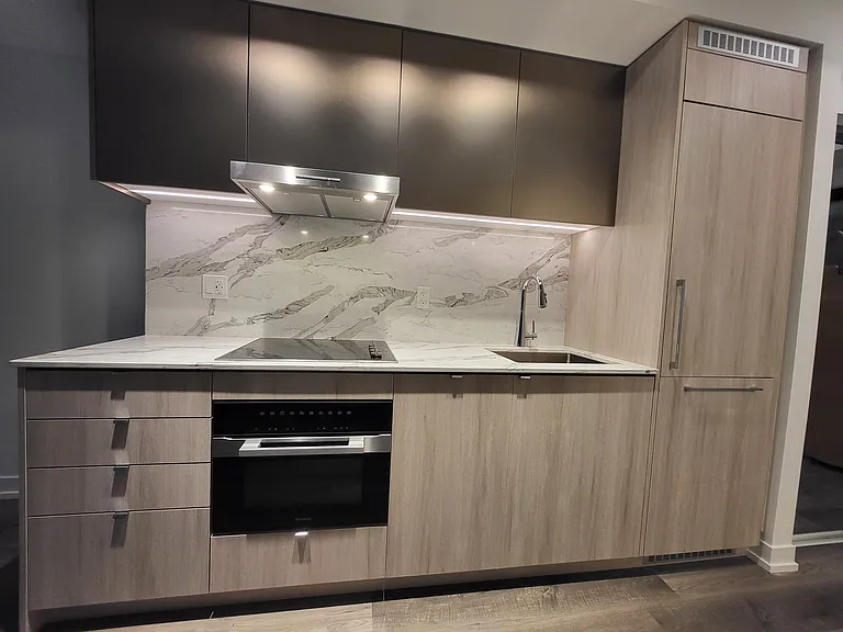 771 Yonge St — Photo 17