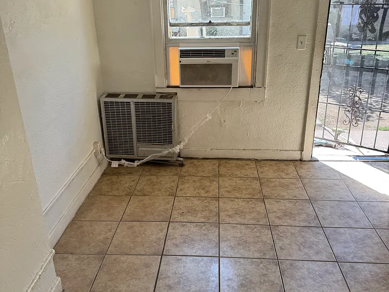 112 Kentucky St #8 — Photo 8