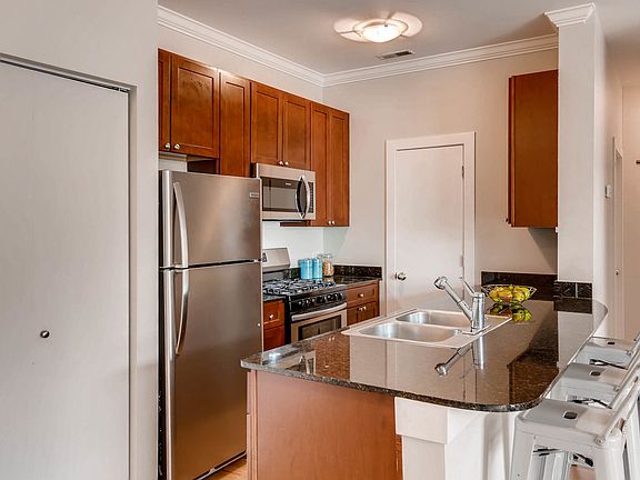 5th image of 2342 W Bloomingdale Ave APT 101