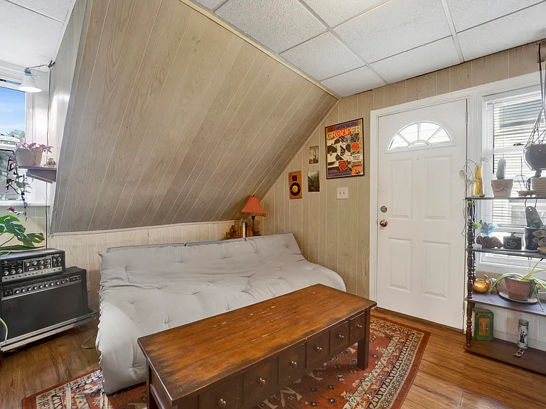 2919 N Seeley Ave #CH2 — Photo 2