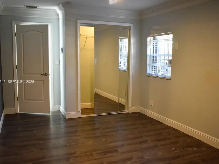 2218 N Harding St — Photo 29