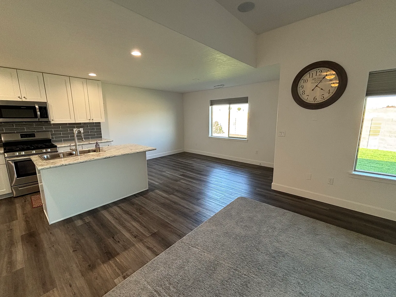 3 bed, 1593 sqft, $2,600 — Photo 3