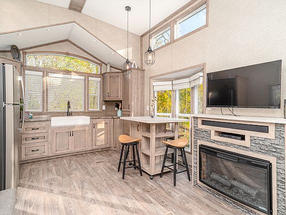 4th image of 222 Fossil Cove Ln