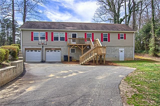 1st image of 16 Cherry Hill Dr