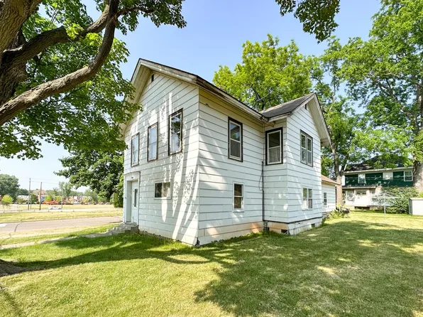 400 Wyman St, New London, WI 54961