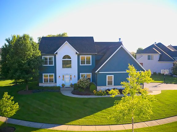 2nd image of 5243 Greenshire Cir