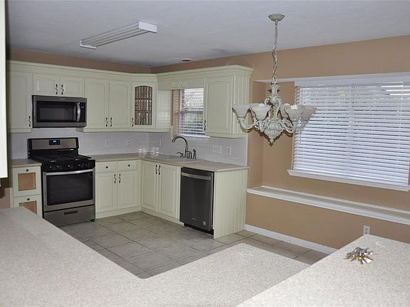 5th image of 3612 Whitestone Dr
