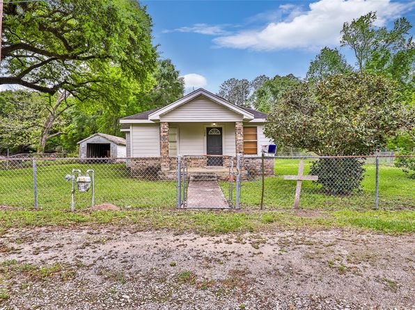 108 Spruce Ln, Daisetta, TX 77533