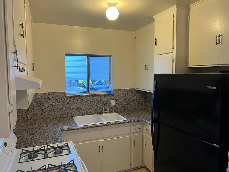 3641 Wesley St — Photo 15