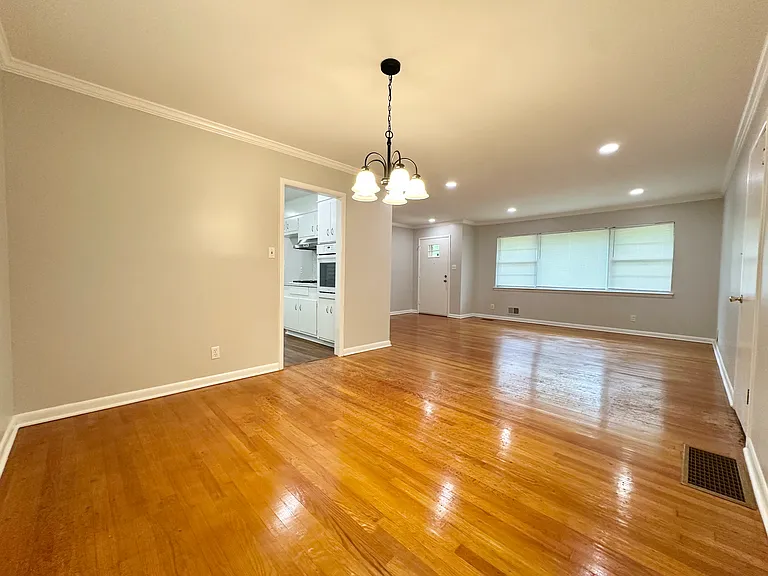 204 Nolia St — Photo 3