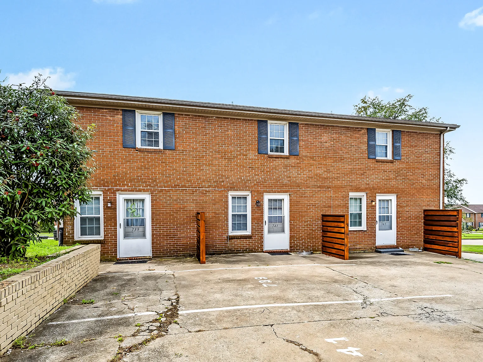 2 bed, 1.5 bath, 1083 sqft, $1,100 — Photo 2