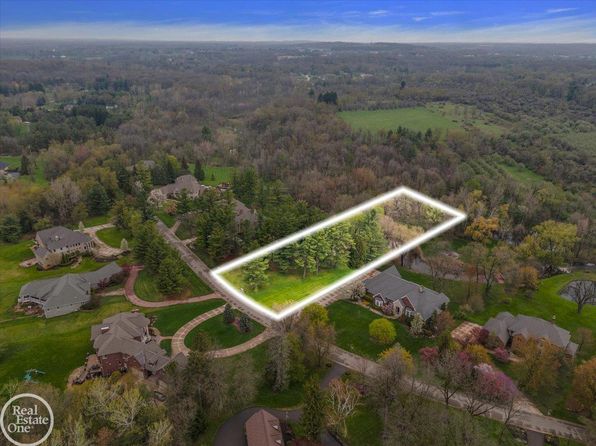 69416 Pine River Dr #6, Romeo, MI 48065