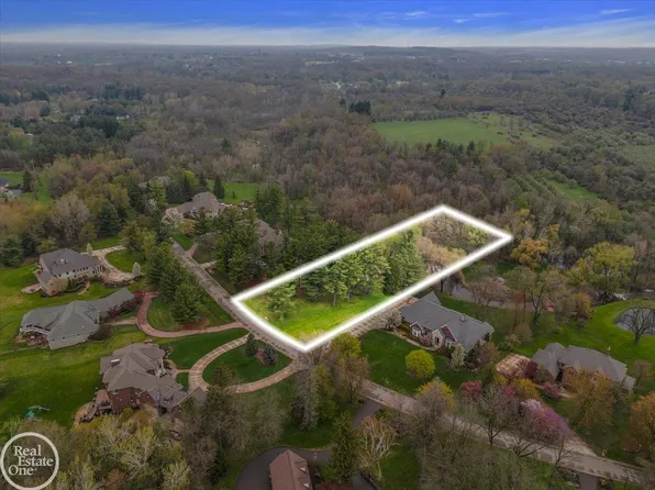 69416 Pine River Dr #6, Romeo, MI 48065