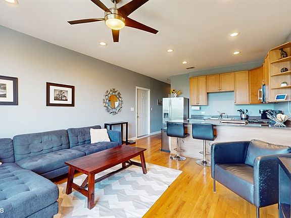 3rd image of 2743 W Congress Pkwy APT 3W