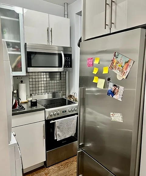 229 W 16th St #1C — Photo 11
