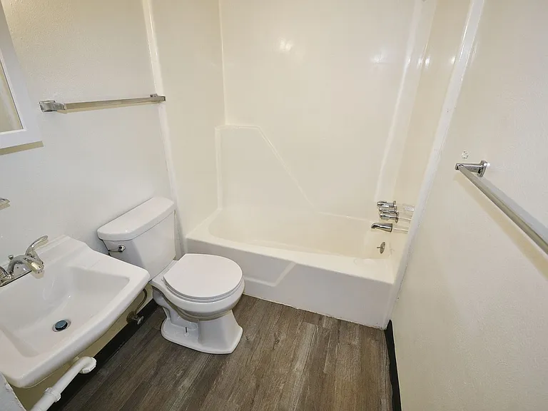 427 Manor Rd #3 — Photo 21