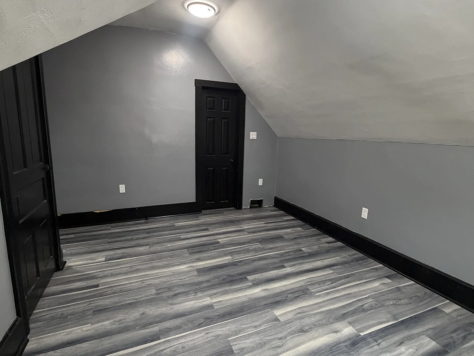 108 East 12th Avenue - apt 3 — Photo 1