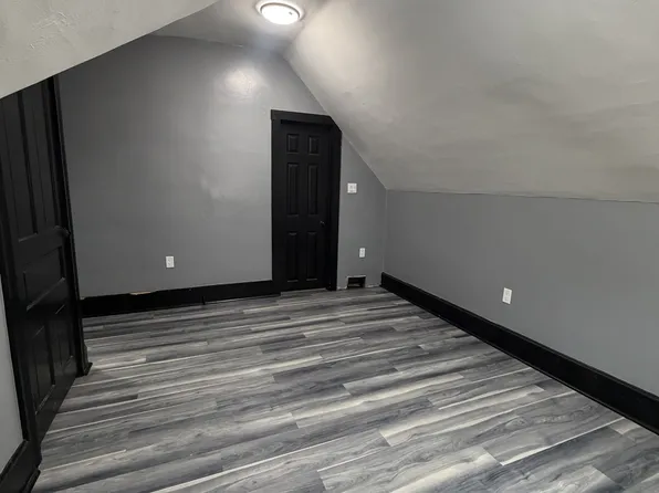 108 E 12th Ave APT 3, Homestead, PA 15120