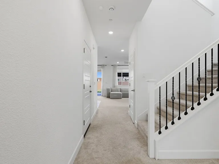 1582 Levy St — Photo 5