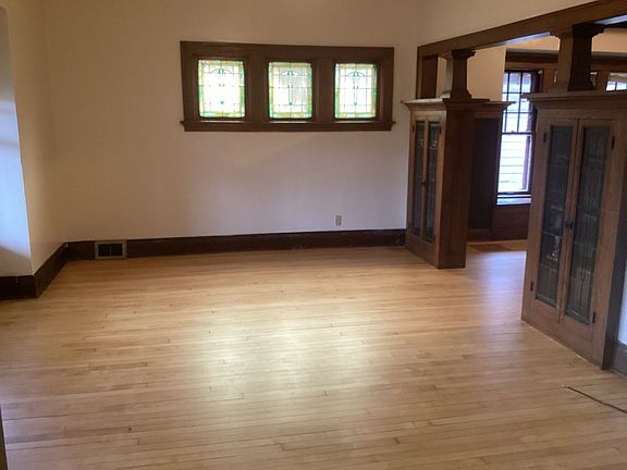 2nd image of 3033 N Bartlett Ave #3033