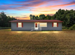 560 Fish N Fun Dr, Shell Knob, MO 65747