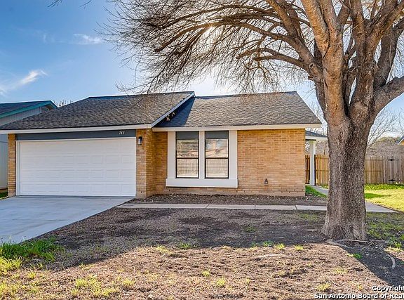 2nd image of 743 Saddlebrook Dr