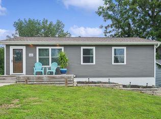 1633 23rd St NW, Cedar Rapids, IA 52405