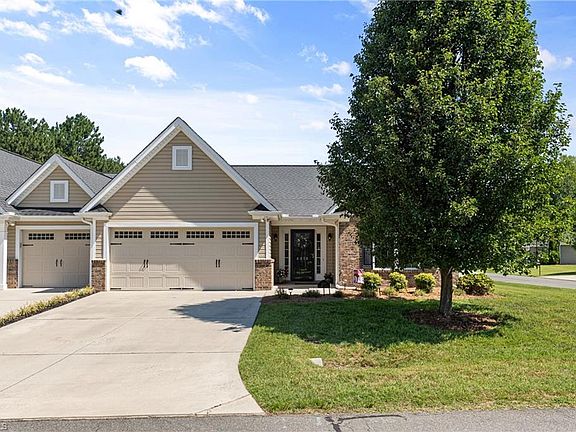 3rd image of 6210 Queens Gate Ct