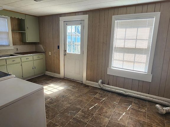 3rd image of 314 Martin Ave