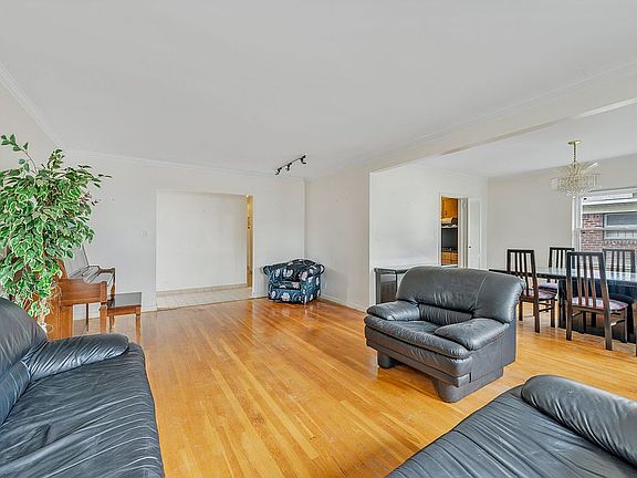 5th image of 6987 113th St