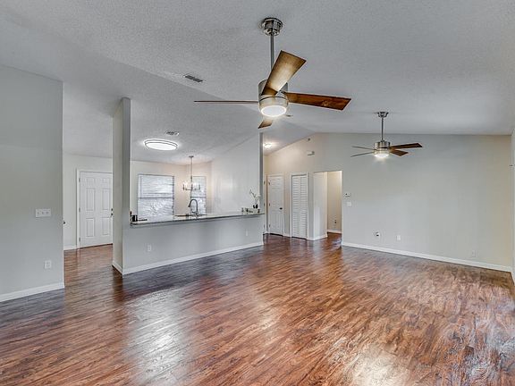 5th image of 8472 Three Creeks Blvd