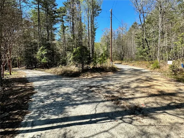 746 Chattooga Lake Rd, Mountain Rest, SC 29664