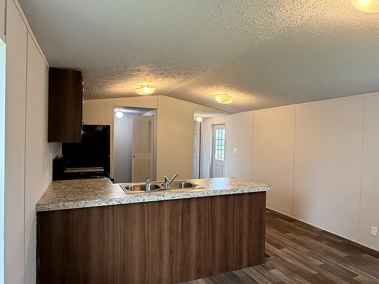 15 Locust St — Photo 16