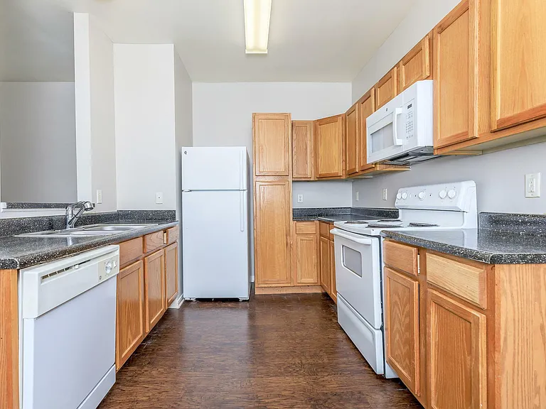 Luxury Kitchen Features at Southwest Pines in Tyler, TX _ A Chef's Dream