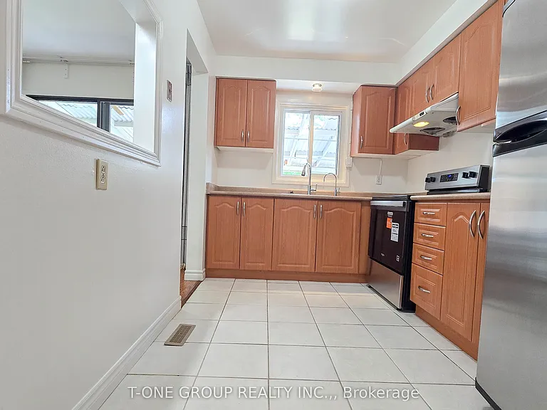 25 Duxford Cres — Photo 7