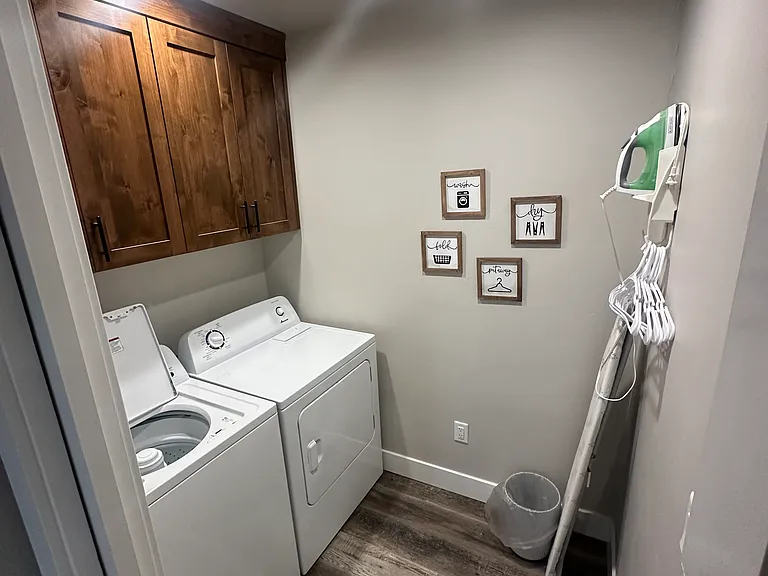 525 N 4th St #4 — Photo 9