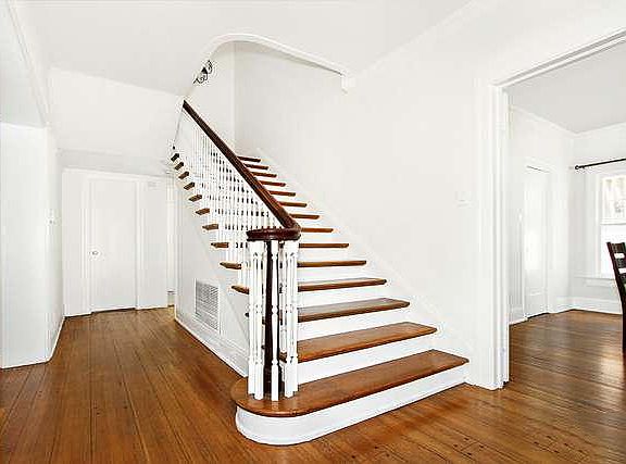3rd image of 1901 N Hobart Blvd