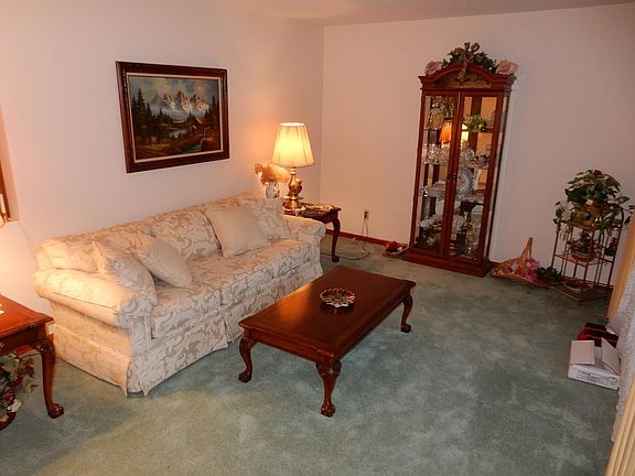 3rd image of 19330 Greenacre St