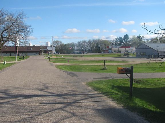 5th image of Reimann Rd