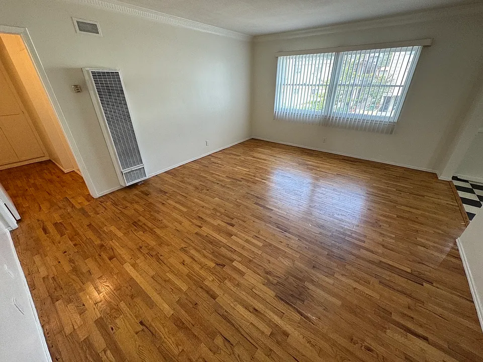 1736 S Robertson Blvd #5