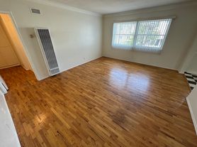 1736 S Robertson Blvd, Los Angeles, CA