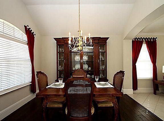 3rd image of 1833 Stewart Dr