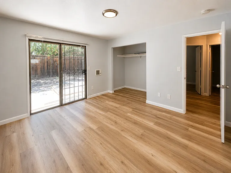 3127 Santa Cruz Way — Photo 6