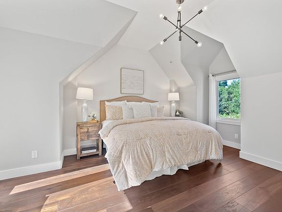 5th image of 210 Bella Vista Ave