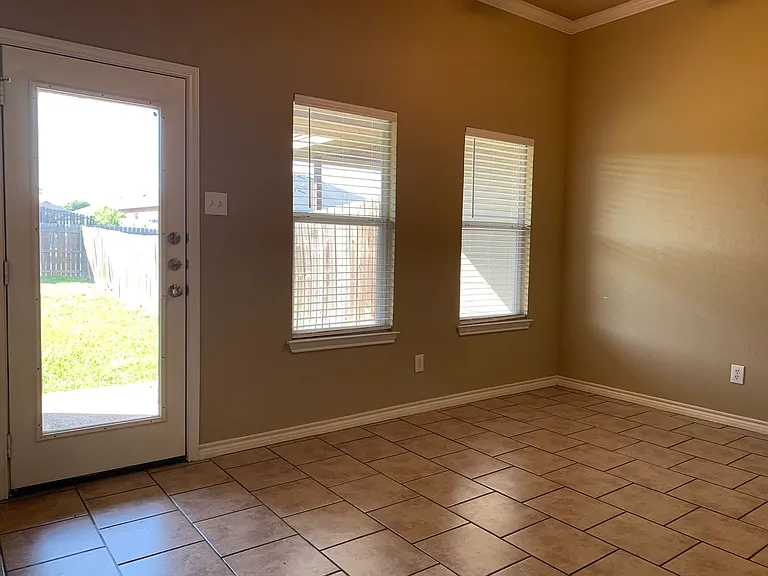 3125 Beauford St — Photo 6
