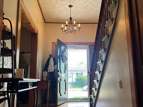 4th image of 712 N 6th St
