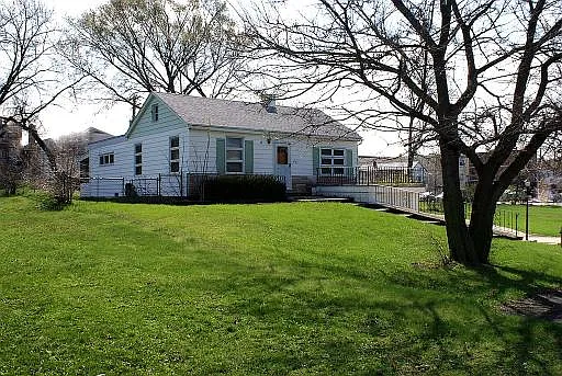 4707 Garfield Ave photo 1
