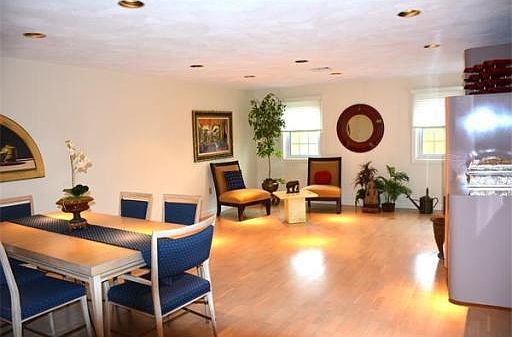 3rd image of 50 Freedom Holw Unit 315