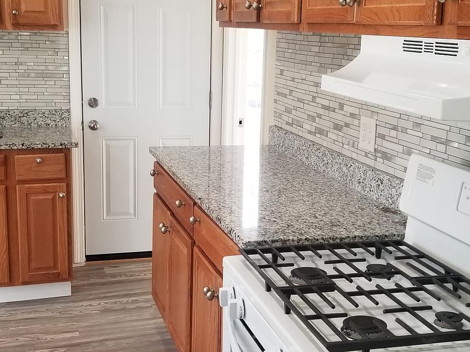 1st image of 94 Carlisle St APT 2