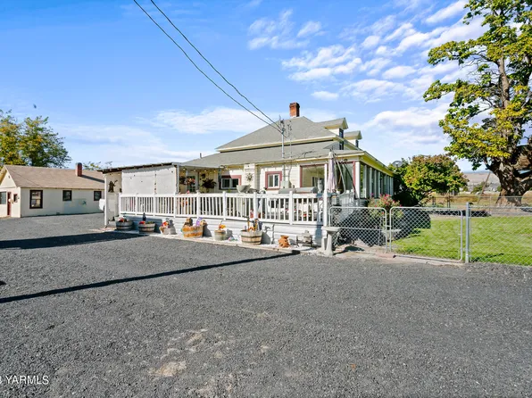2030 Faucher Rd, Moxee, WA 98936